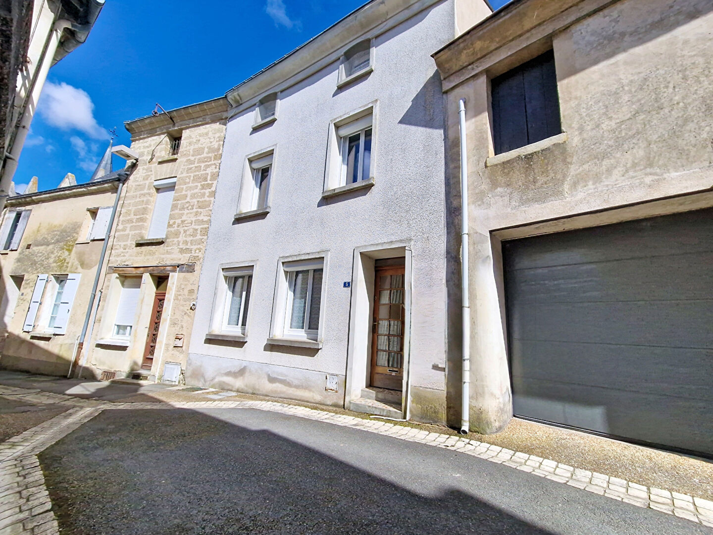 Maison DOUE EN ANJOU (49700) 6 pi&egrave;ces 128.00 m&sup2;