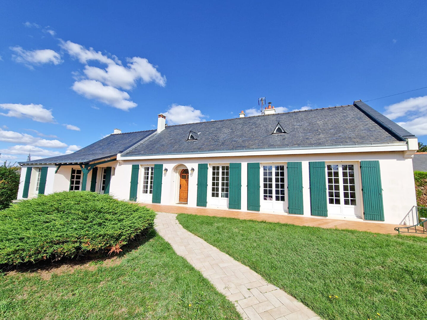 Maison DOUE EN ANJOU (49700) 6 pièces 175.00 m²