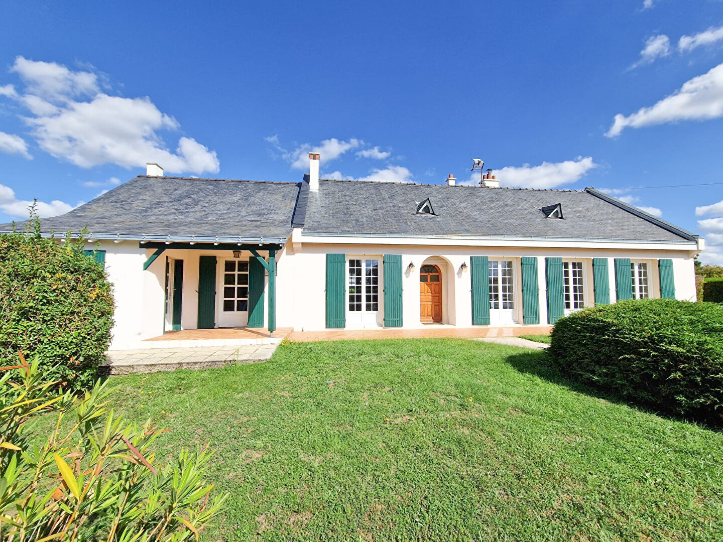 Maison DOUE EN ANJOU (49700) 6 pièces 175.00 m²