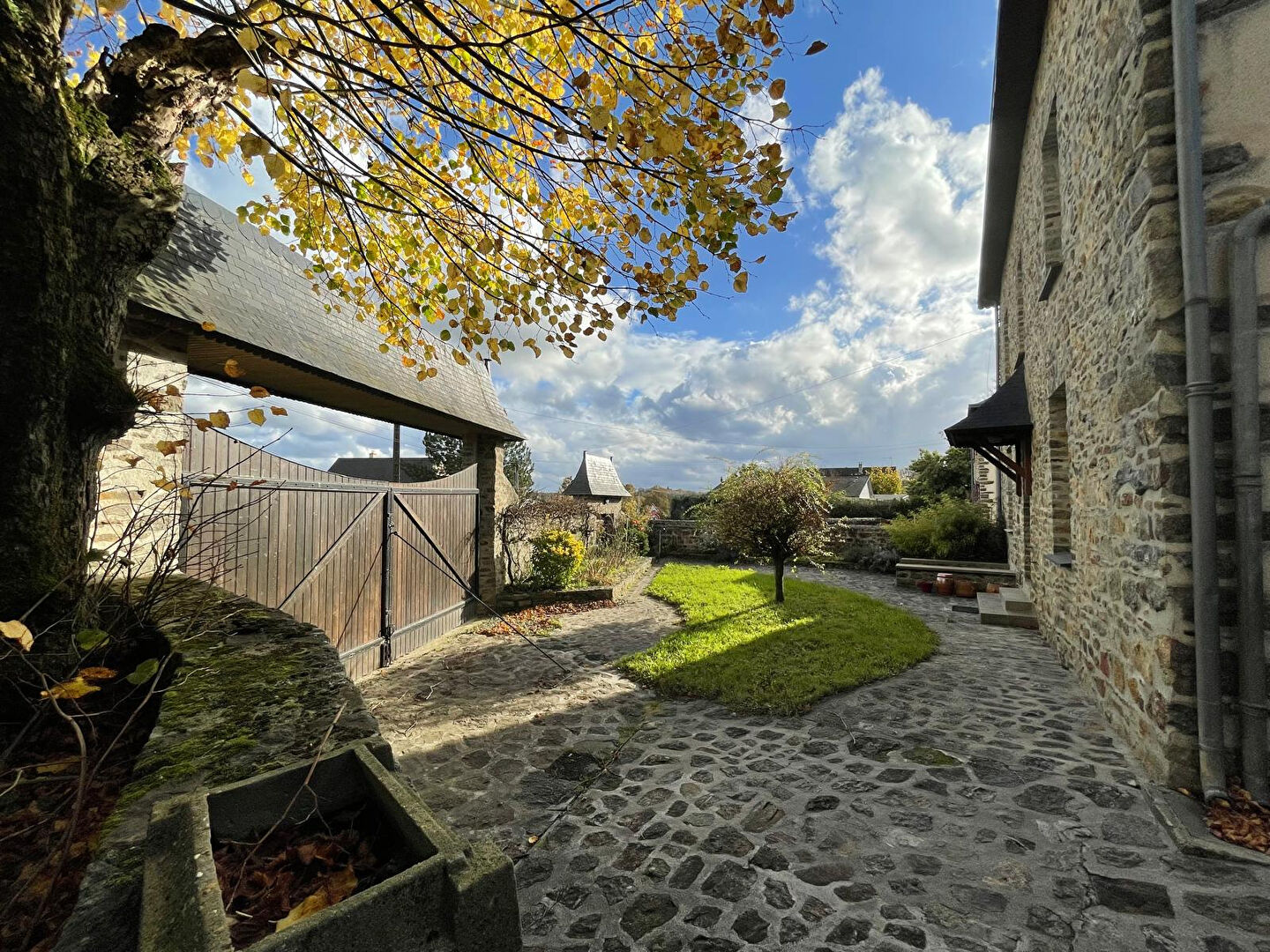 Maison LE GENEST SAINT ISLE (53940) 5 pi&egrave;ces 149.81 m&sup2;