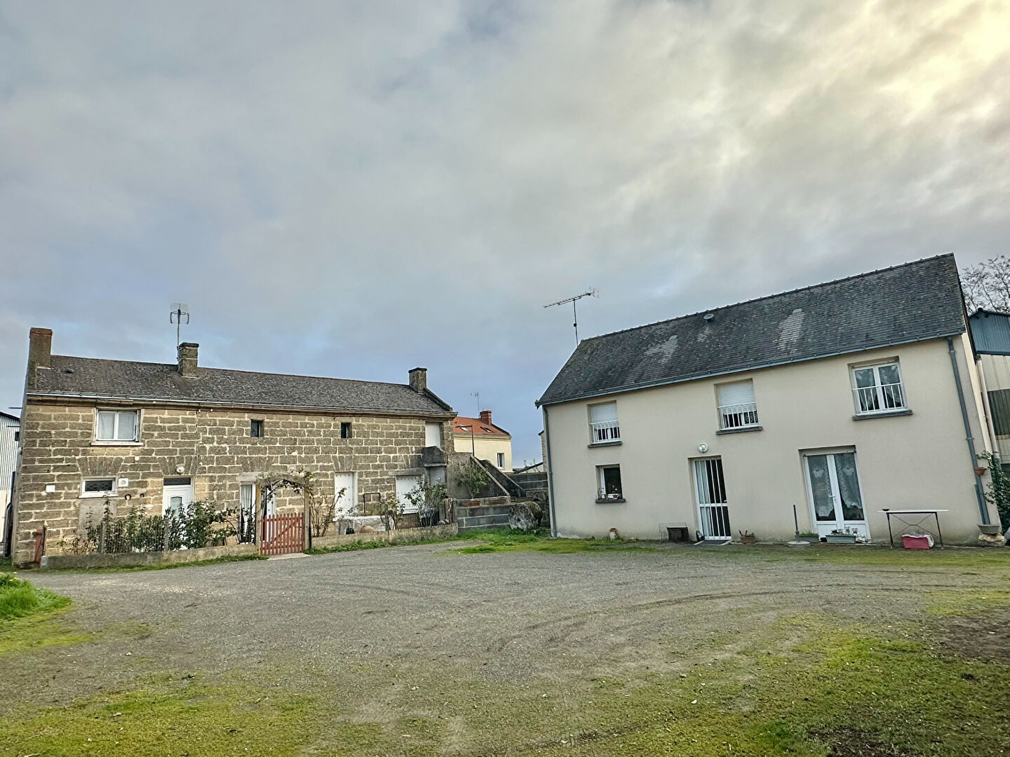 Maison DOUE EN ANJOU (49700) 7 pièces 153.00 m²