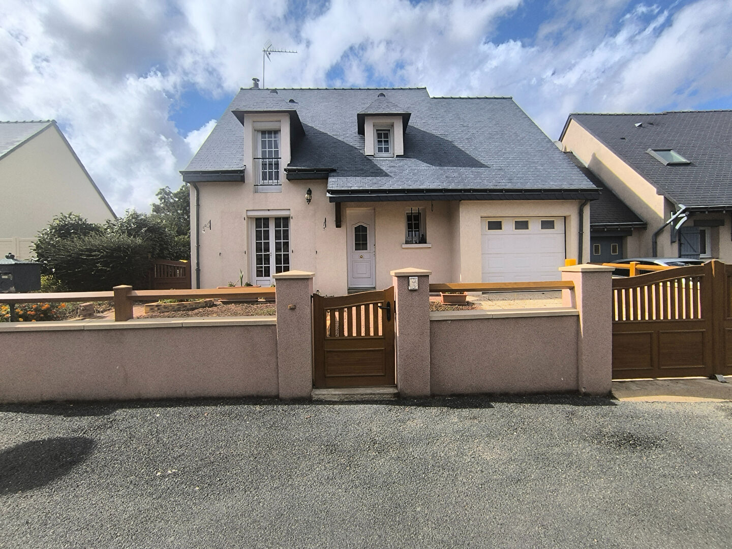 Maison LE LION D ANGERS (49220) 5 pièces 94.00 m²