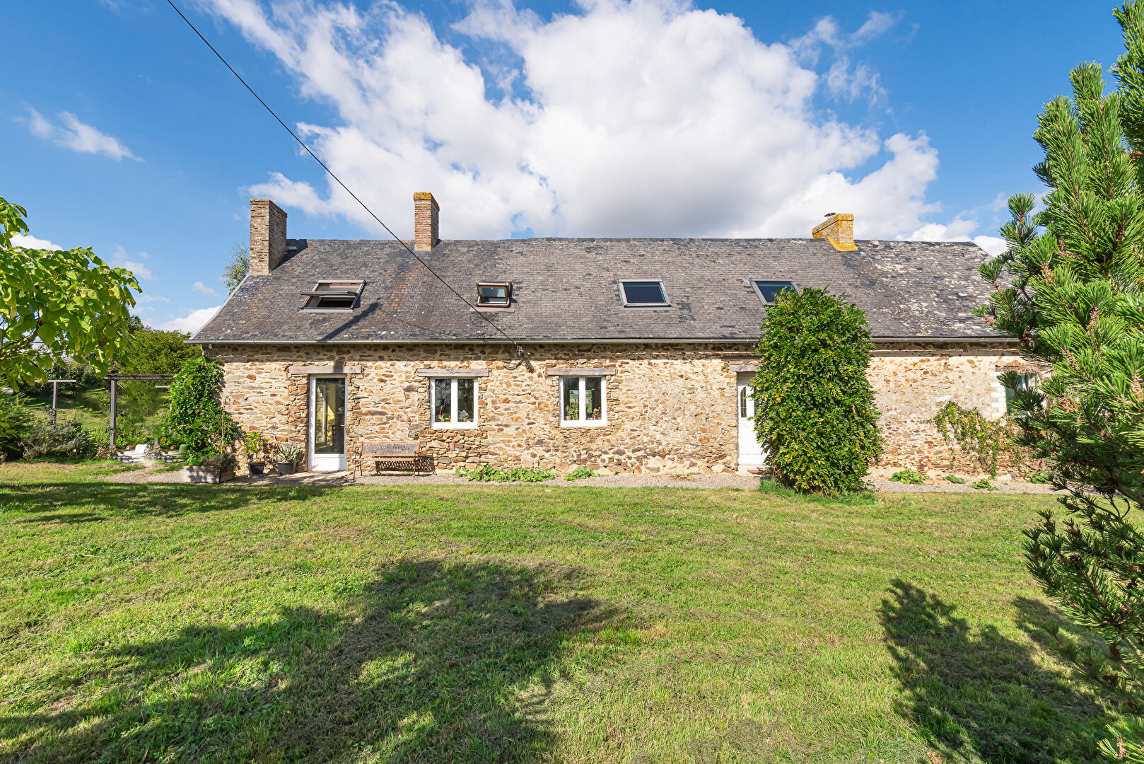 Maison SAINT DENIS D ANJOU (53290) 8 pi&egrave;ces 250.00 m&sup2;