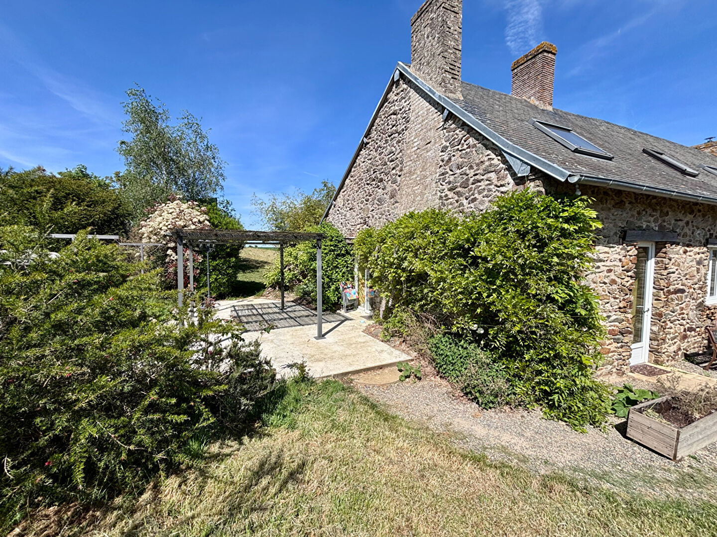 Maison SAINT DENIS D ANJOU (53290) 8 pi&egrave;ces 250.00 m&sup2;