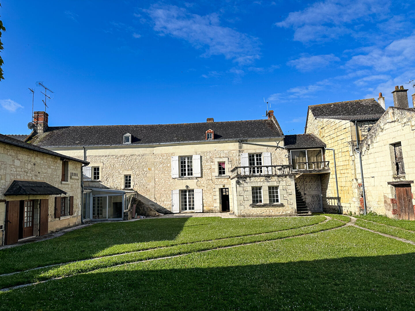 Maison LE PUY NOTRE DAME (49260) 10 pi&egrave;ces 304.00 m&sup2;