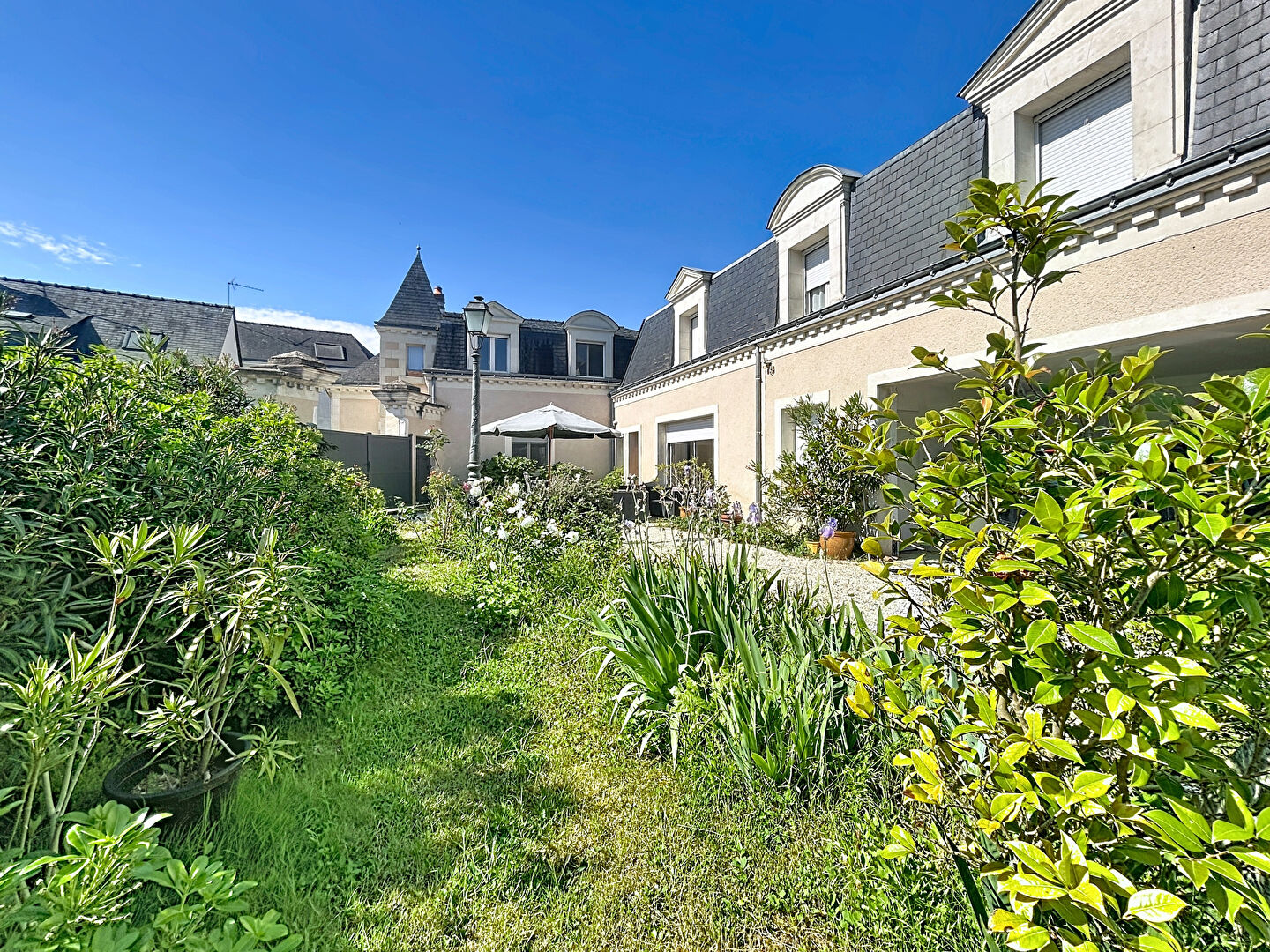Maison SEICHES SUR LE LOIR (49140) 10 pi&egrave;ces 229.00 m&sup2;