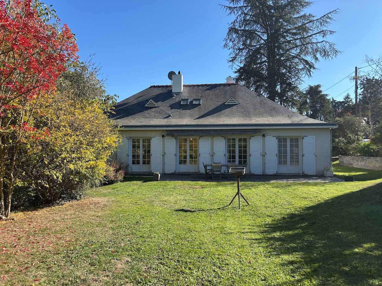 Maison BOUCHEMAINE (49080) 10 pièces 189.00 m²