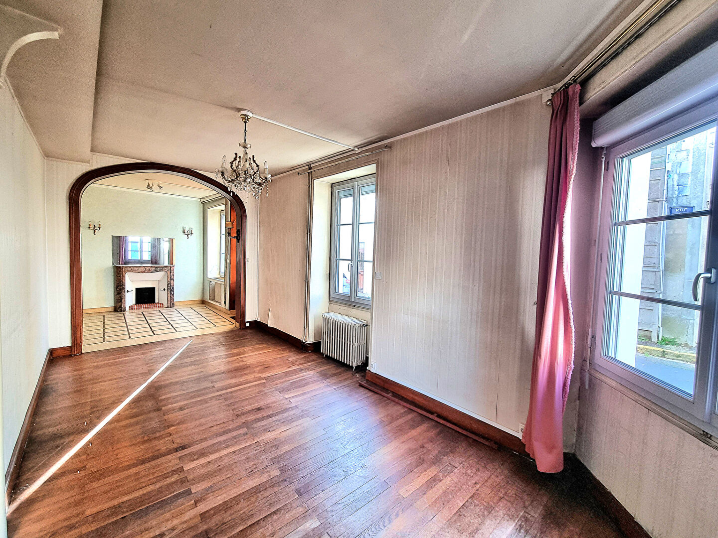 Immeuble CHATEAUNEUF SUR SARTHE (49330) 9 pi&egrave;ces 170.00 m&sup2;