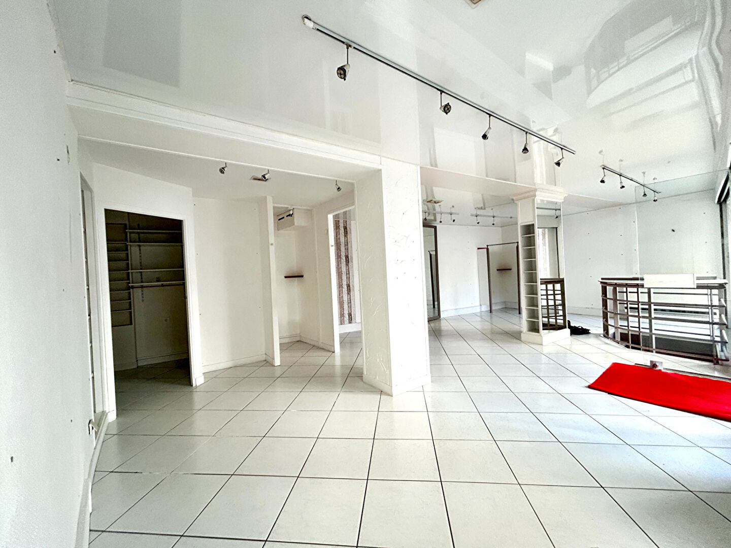 Local commercial CRAON (53400) 67.36 m²