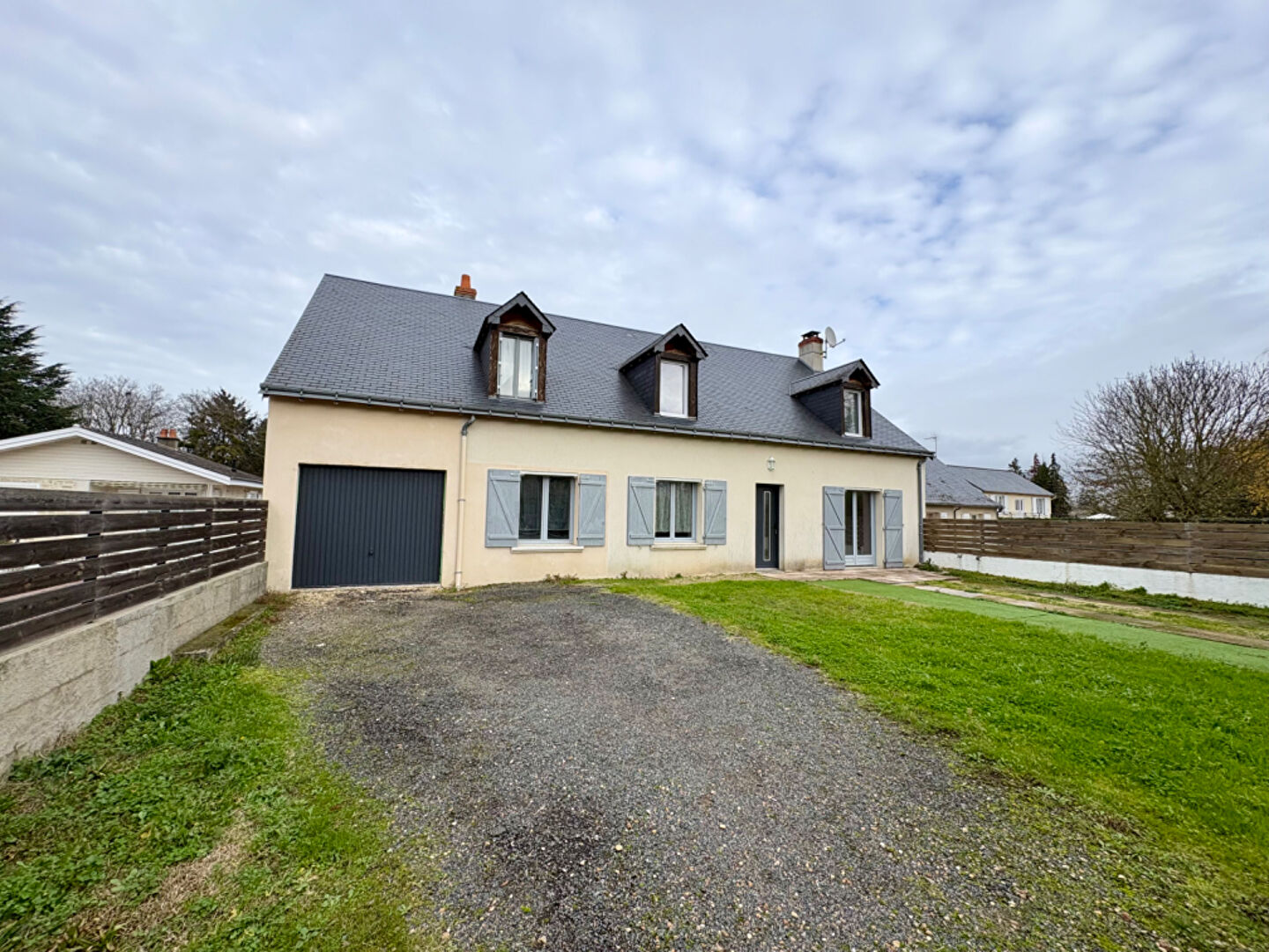 Maison CHOUZE SUR LOIRE (37140) 7 pi&egrave;ces 170.00 m&sup2;