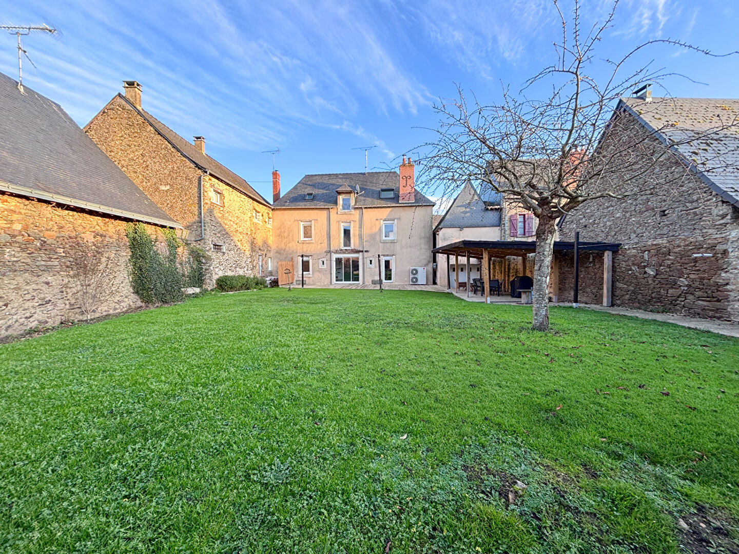 Maison MENIL (53200) 6 pi&egrave;ces 186.00 m&sup2;