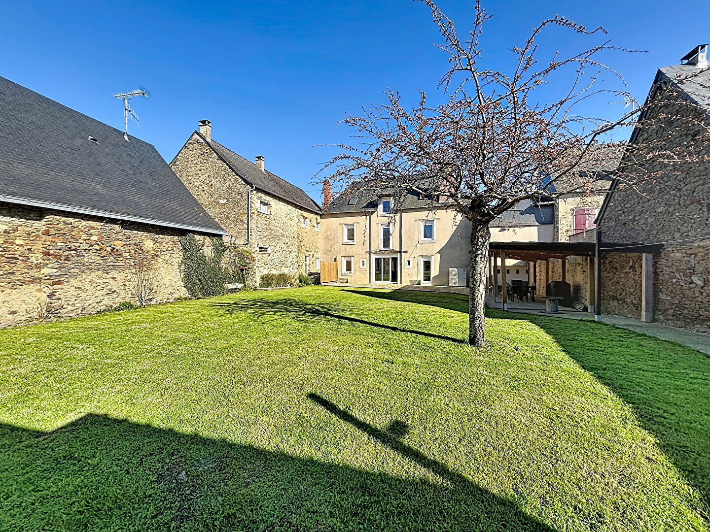 Maison MENIL (53200) 6 pi&egrave;ces 186.00 m&sup2;