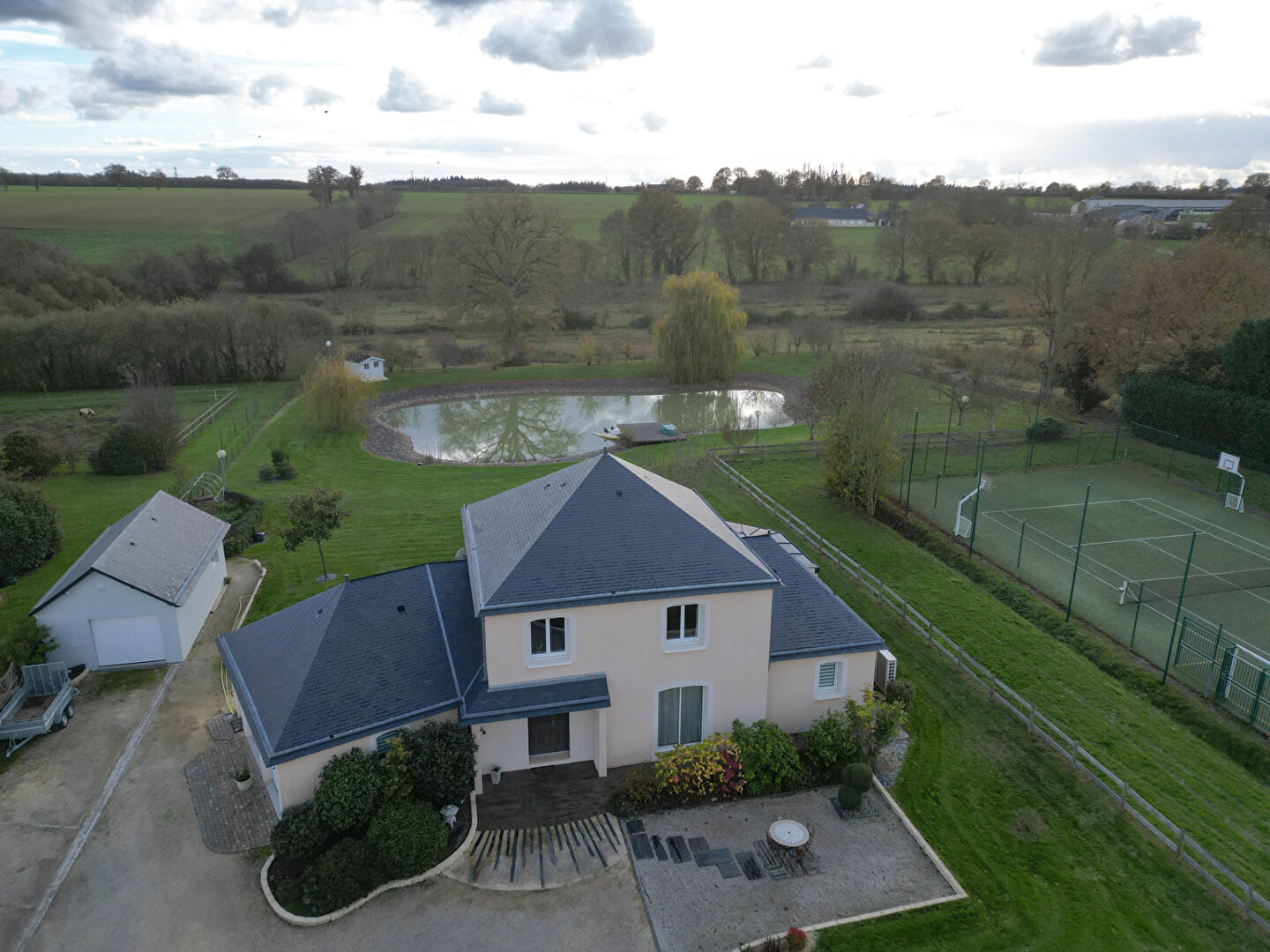 Maison LE BURET (53170) 5 pièces 185.00 m²