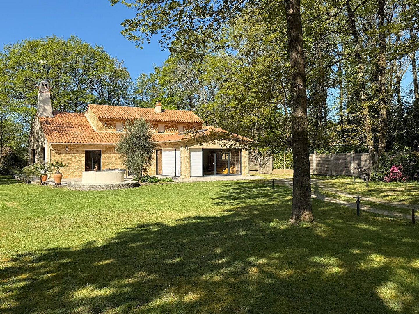 Maison LE CELLIER (44850) 7 pi&egrave;ces 200.00 m&sup2;