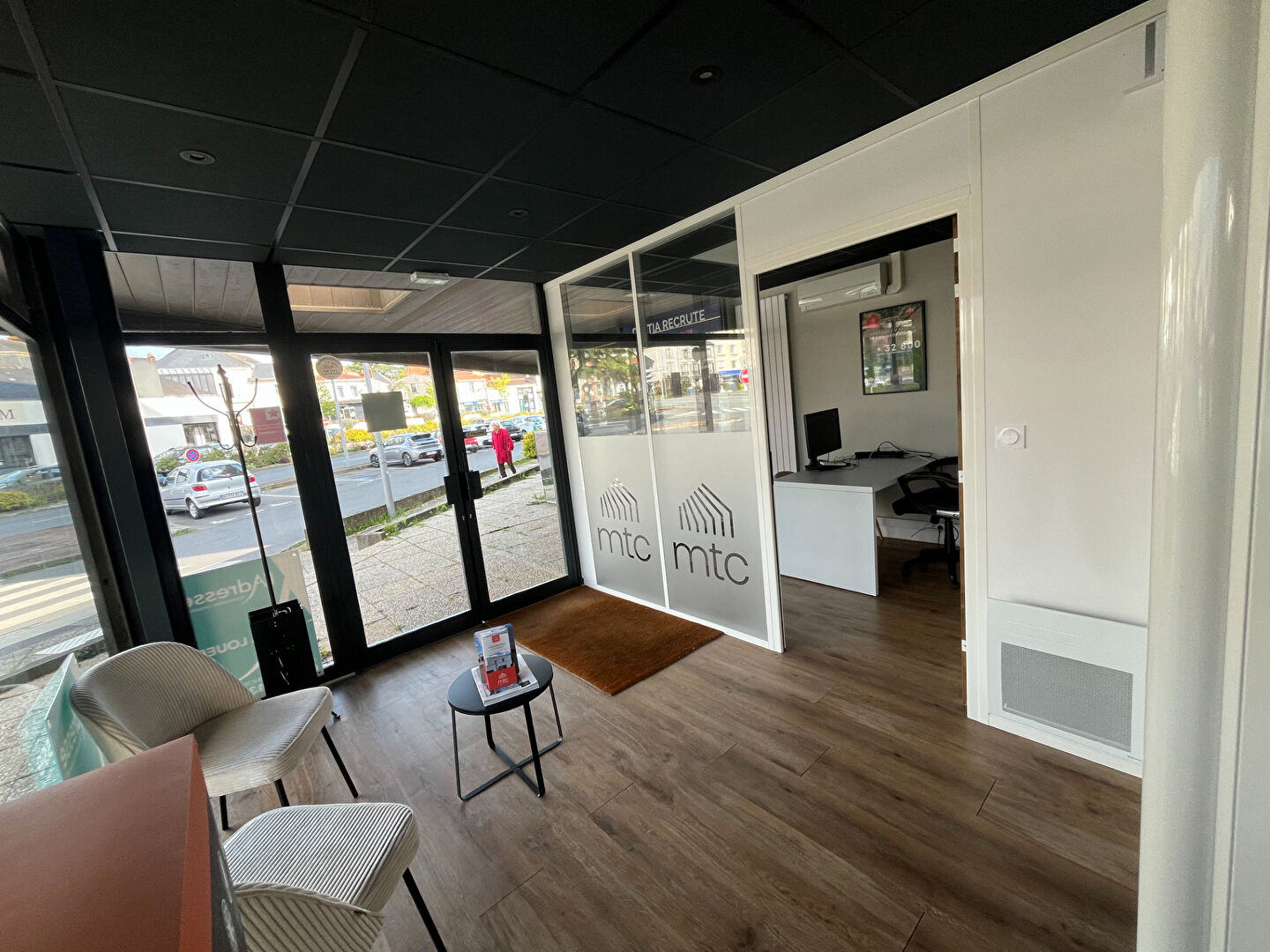 Local commercial CHOLET (49300) 66.00 m&sup2;