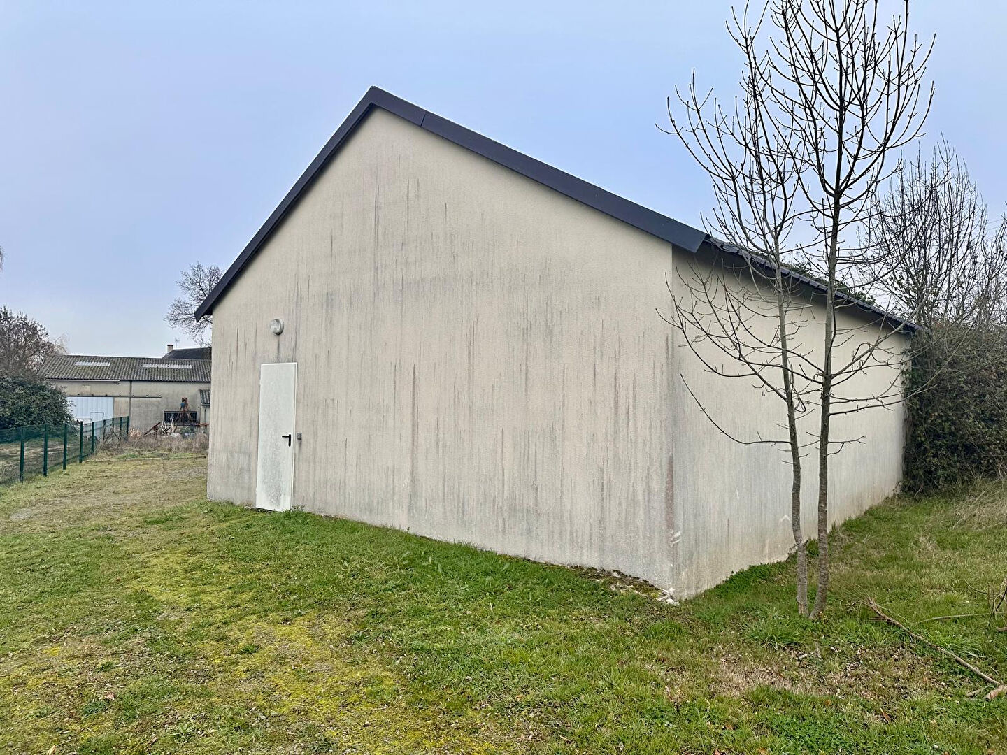 Local d'activit&eacute; LES GARENNES SUR LOIRE (49320) 80.00 m&sup2;