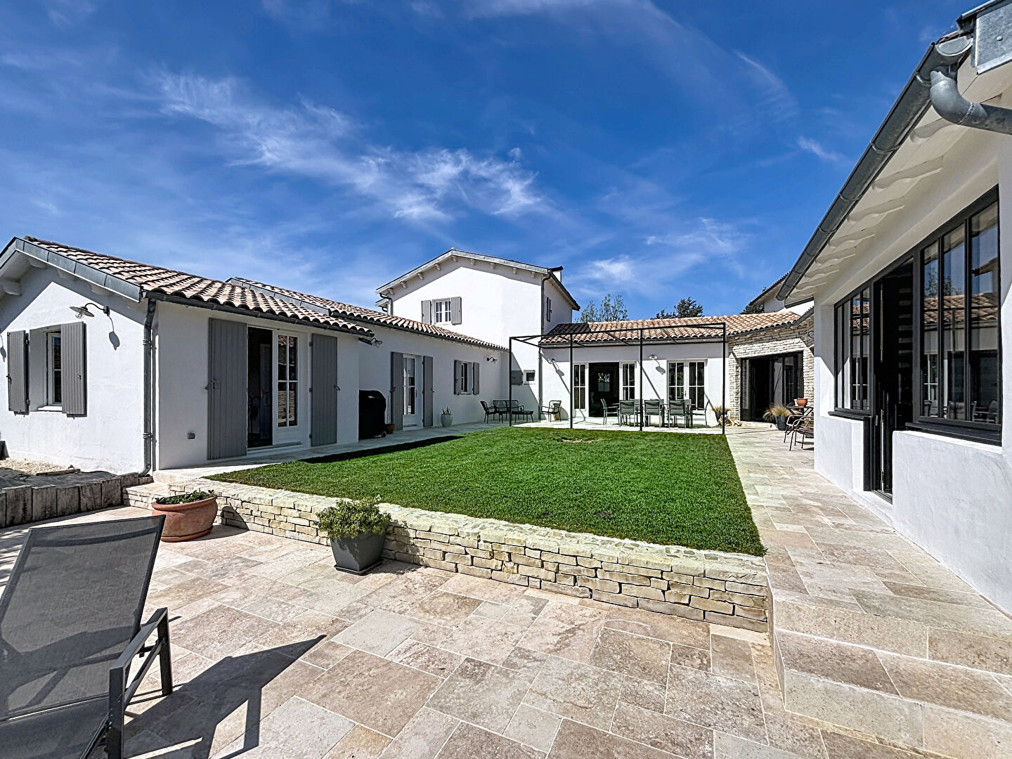 Maison CHATELAILLON PLAGE (17340) 8 pi&egrave;ces 356.00 m&sup2;