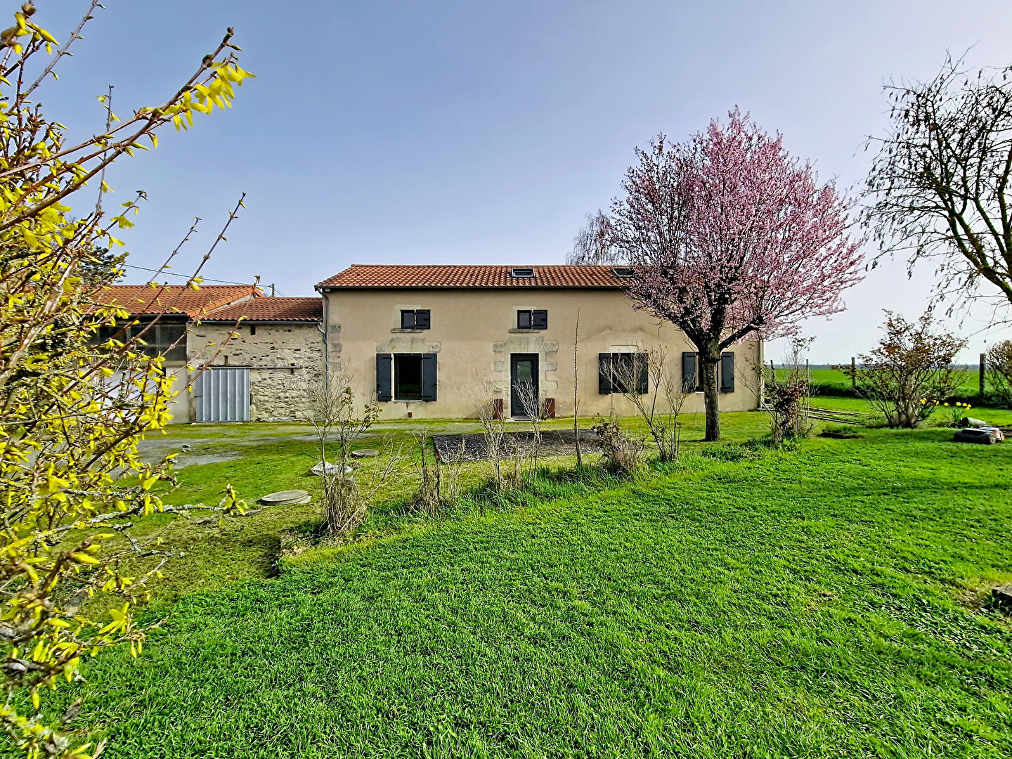 Maison DOUE EN ANJOU (49700) 4 pi&egrave;ces 126.00 m&sup2;