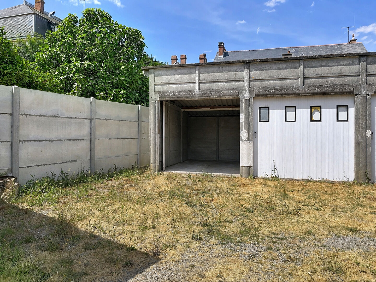 Parking / box CHOLET (49300) 12.00 m&sup2;