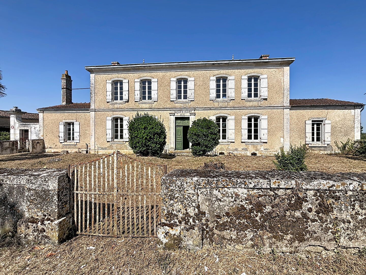 Maison ANDILLY (17230) 8 pi&egrave;ces 280.00 m&sup2;