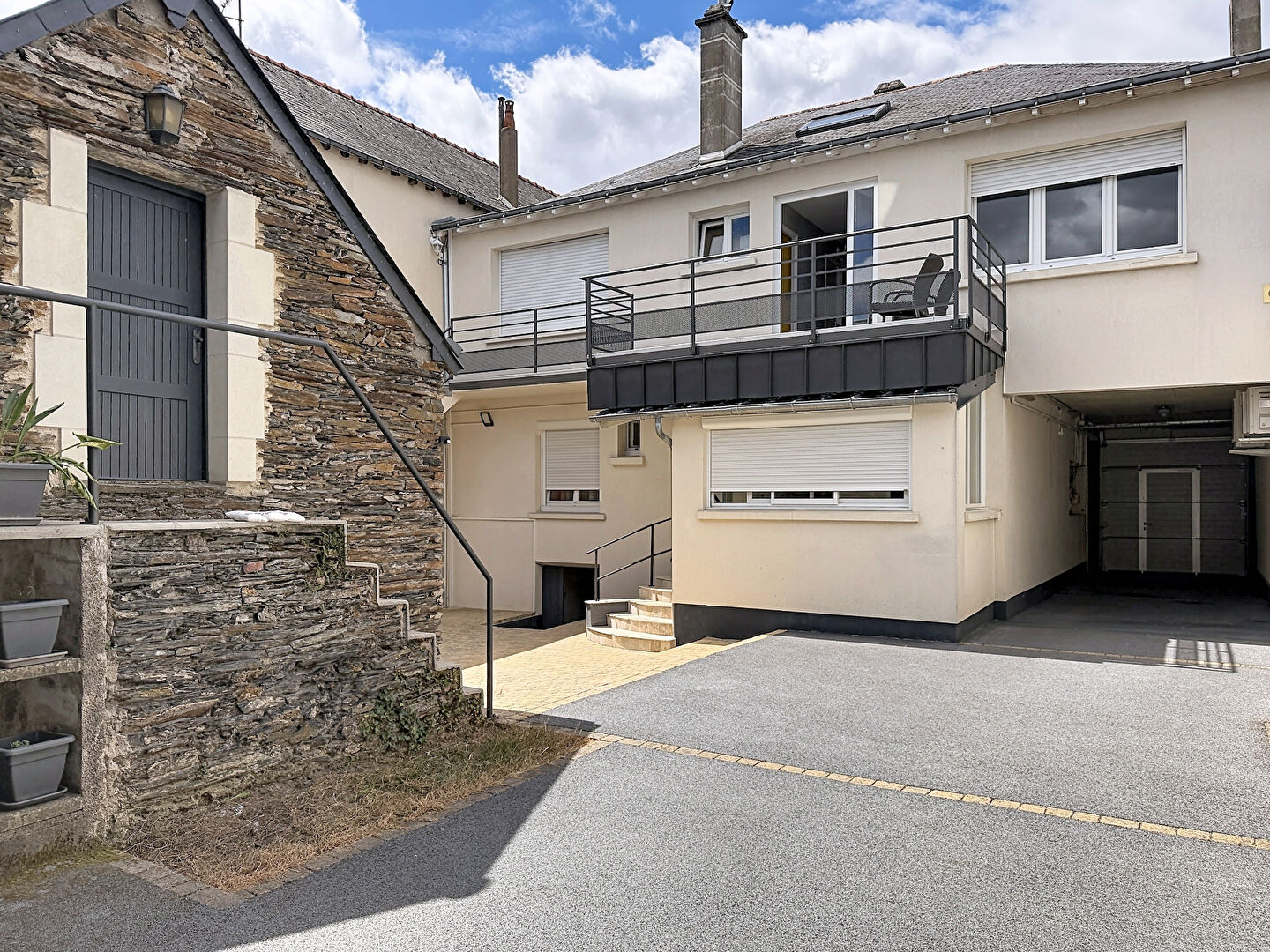 Maison TRELAZE (49800) 9 pi&egrave;ces 200.00 m&sup2;