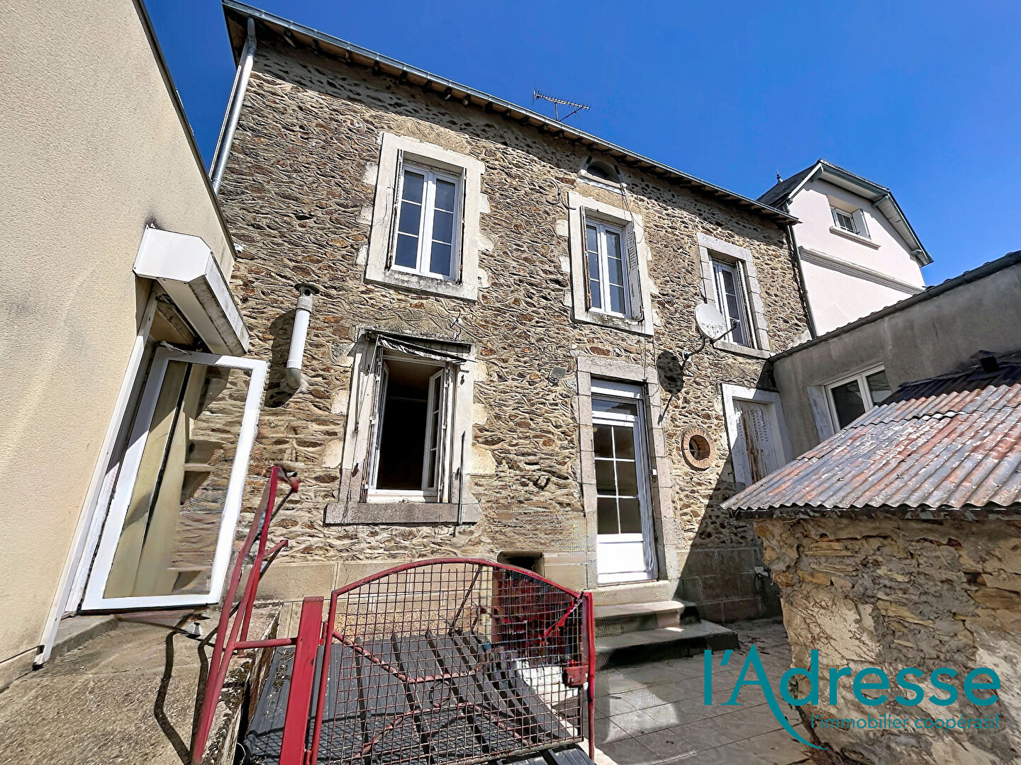 Maison MONTJEAN (53320) 8 pi&egrave;ces 183.00 m&sup2;
