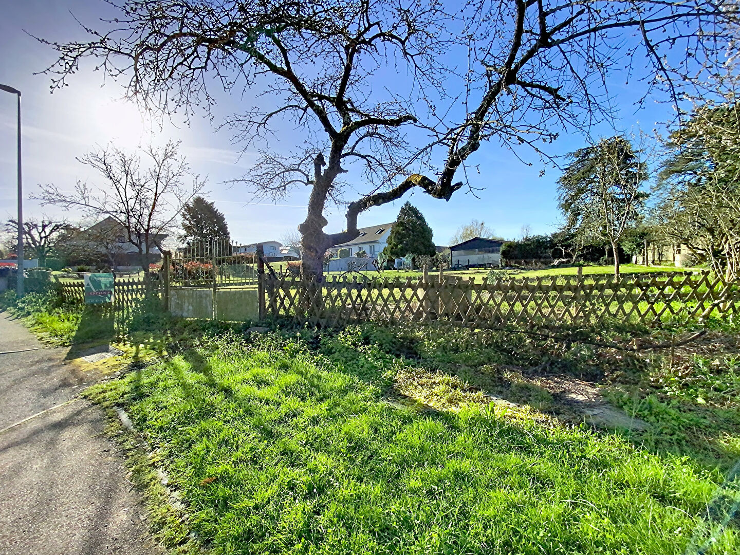 Terrain BOUCHEMAINE (49080) 385.00 m&sup2;