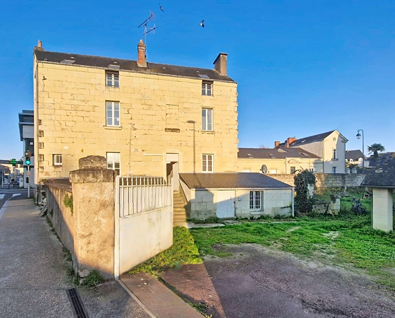 Immeuble SAUMUR (49400) 8 pi&egrave;ces 165.00 m&sup2;