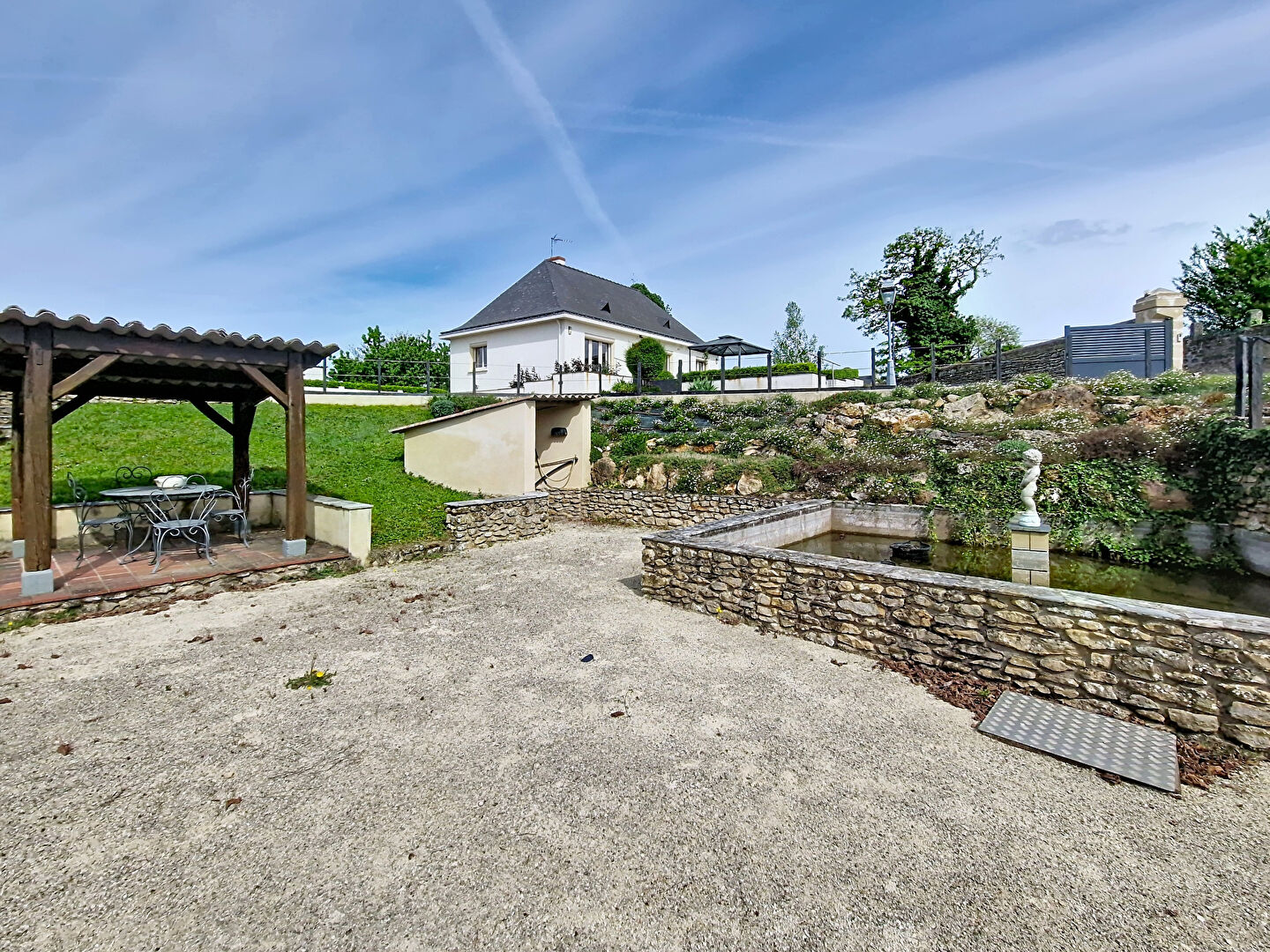 Maison DOUE EN ANJOU (49700) 5 pi&egrave;ces 107.00 m&sup2;