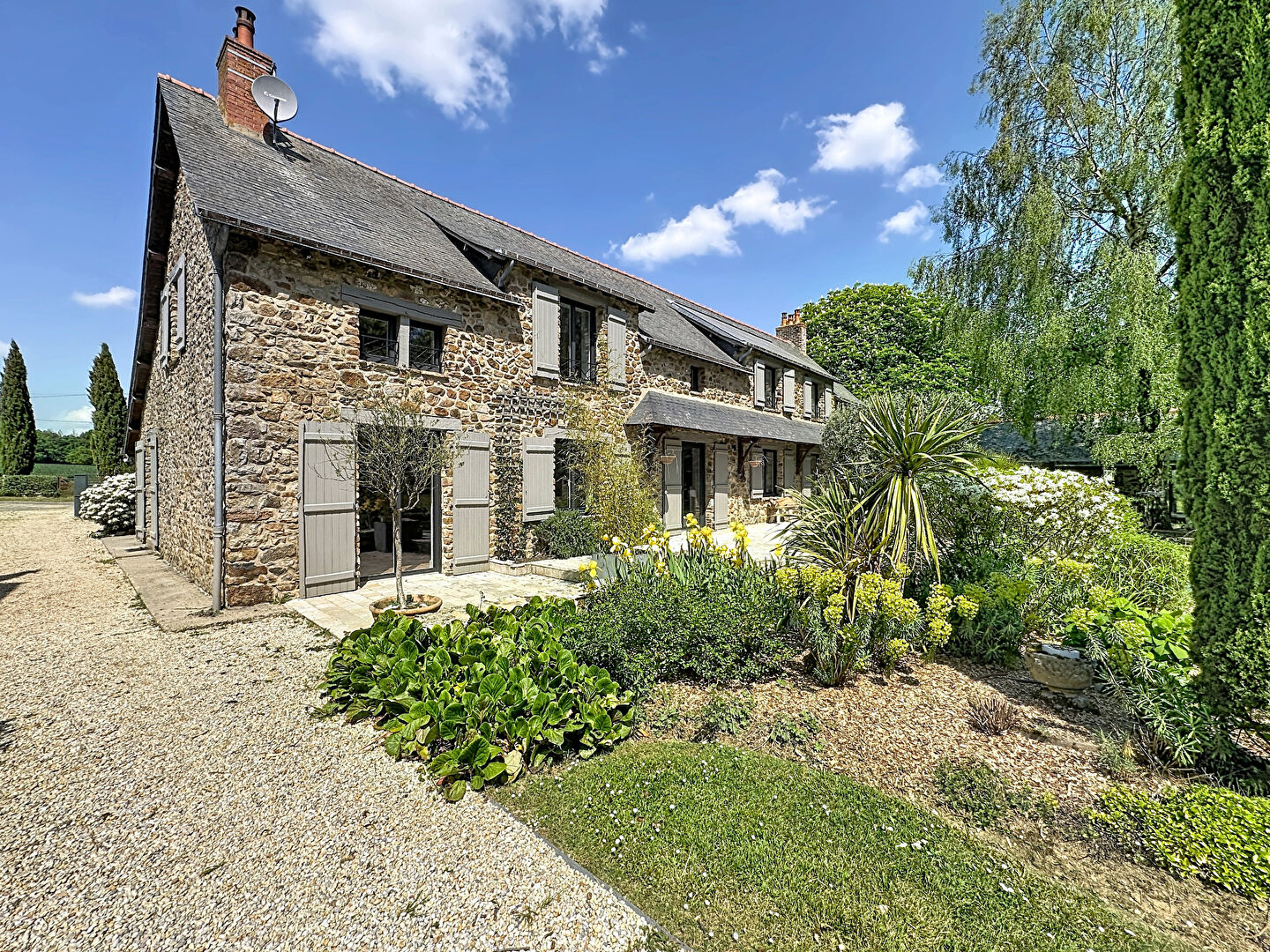 Maison SAINT PIERRE LA COUR (53410) 5 pi&egrave;ces 271.61 m&sup2;
