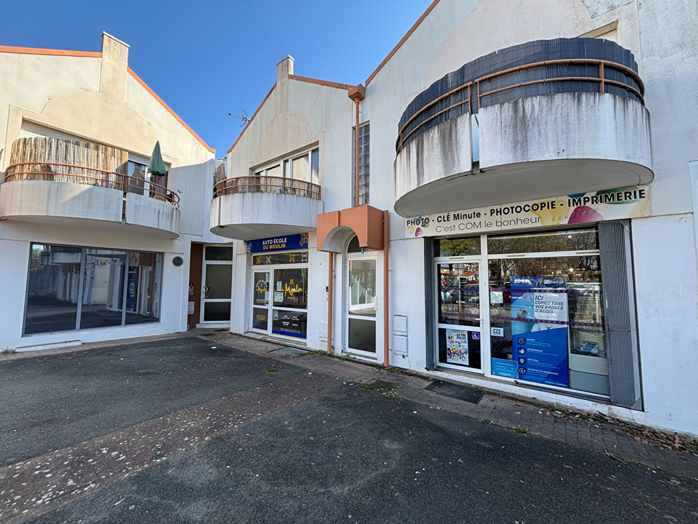 Local commercial AYTRE (17440) 28.40 m&sup2;