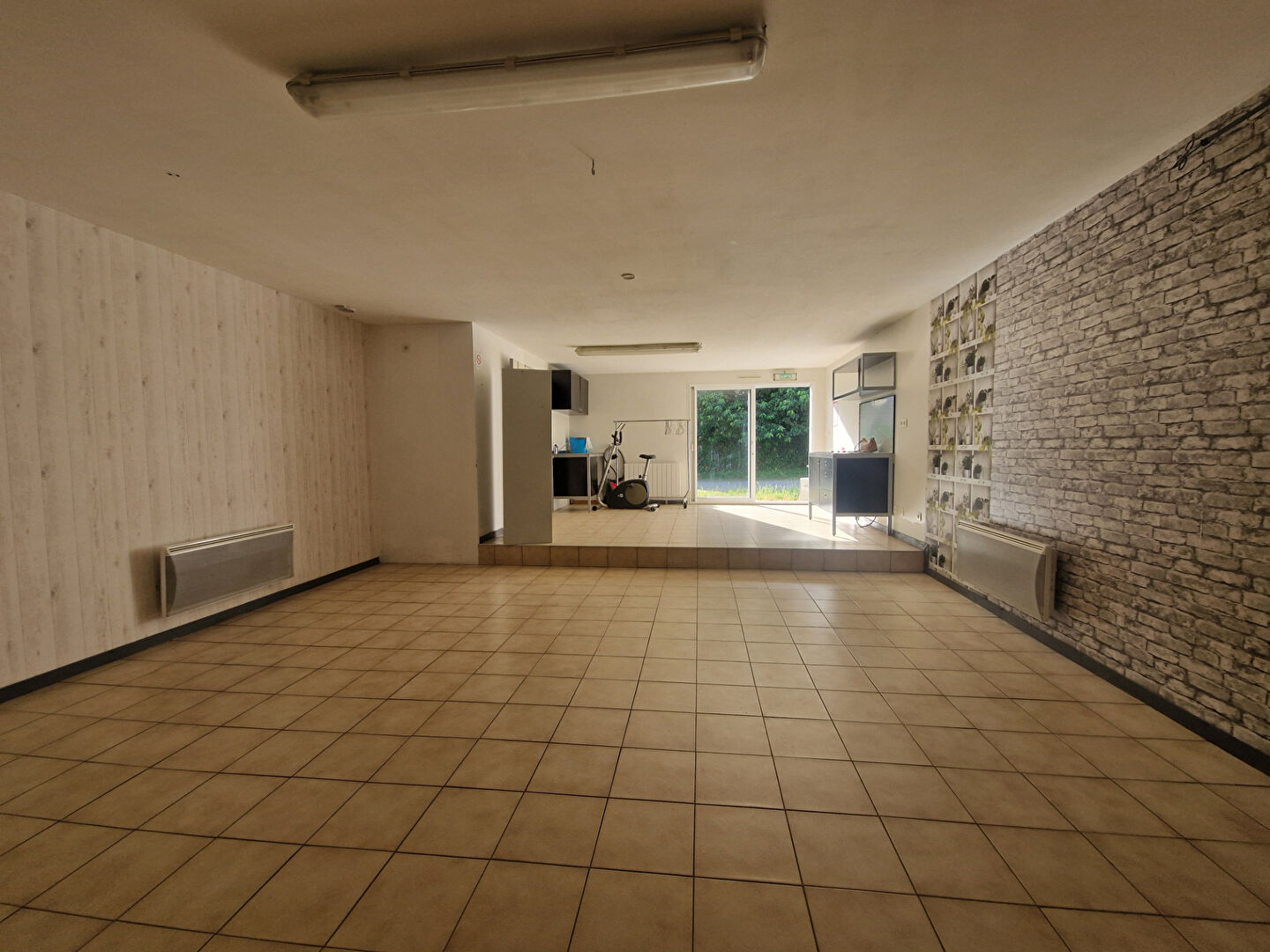 Entrep&ocirc;t / Local industriel BRISSAC LOIRE AUBANCE (49320) 2 pi&egrave;ces 59.00 m&sup2;