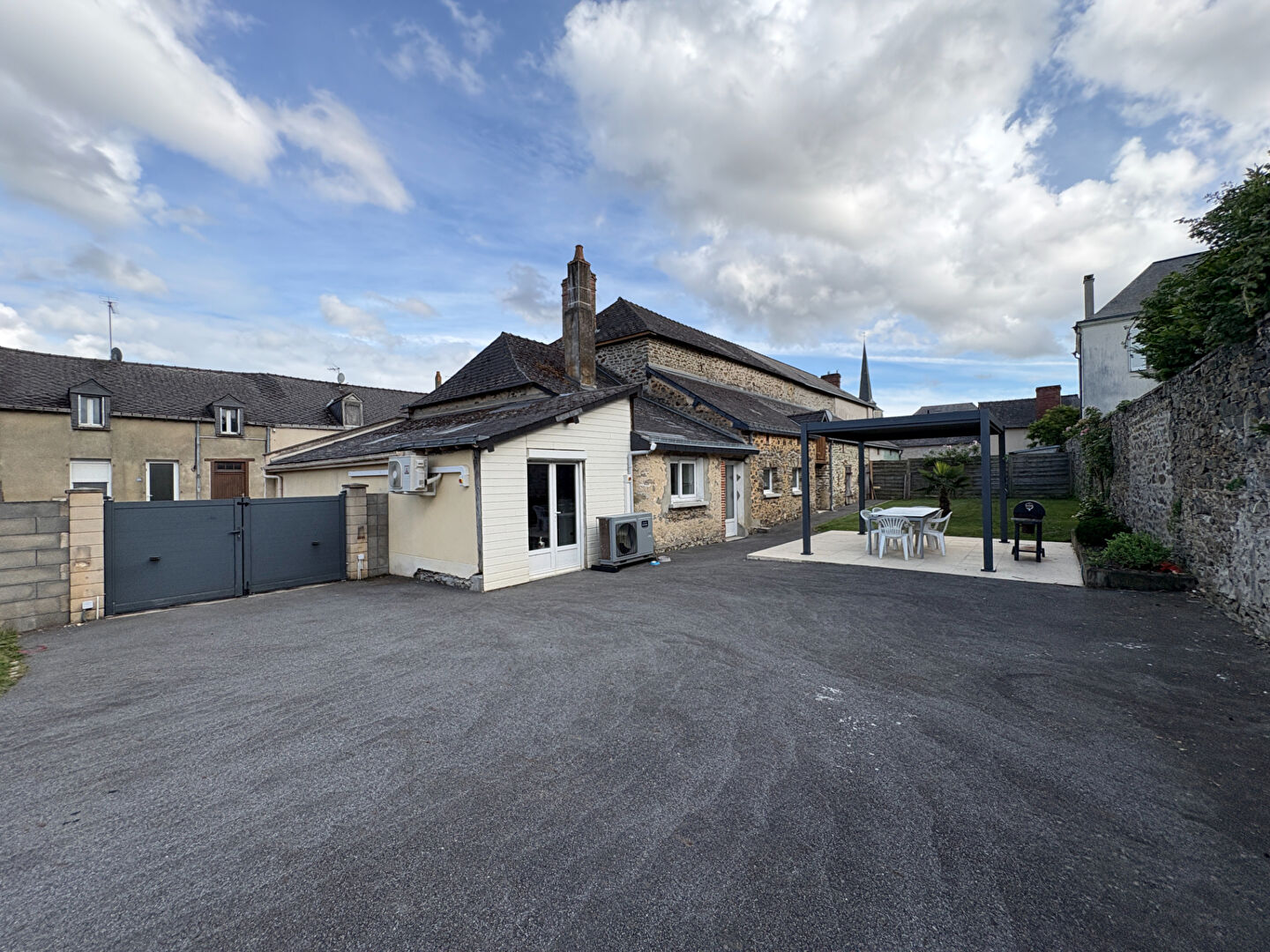 Maison BAZOUGERS (53170) 7 pi&egrave;ces 153.00 m&sup2;