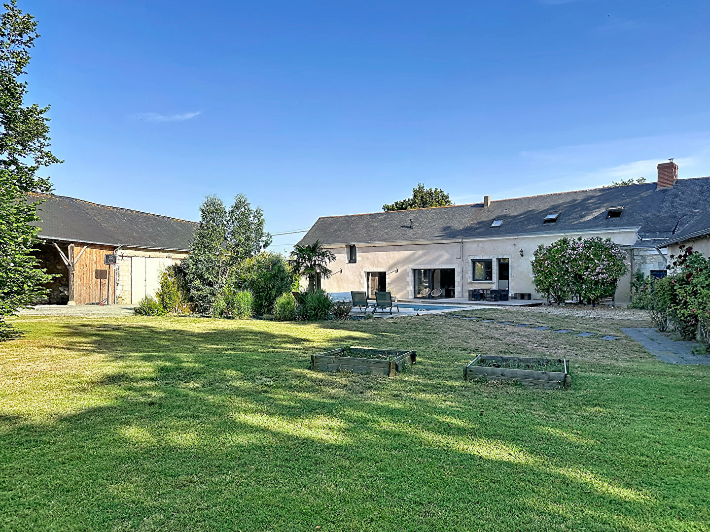 Maison BAUGE EN ANJOU (49150) 18 pi&egrave;ces 244.00 m&sup2;