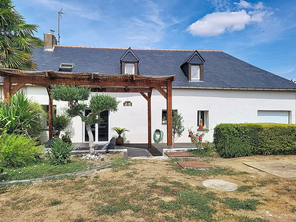 Maison SAINT LAURENT DE LA PLAINE (49290) 7 pi&egrave;ces 166.00 m&sup2;