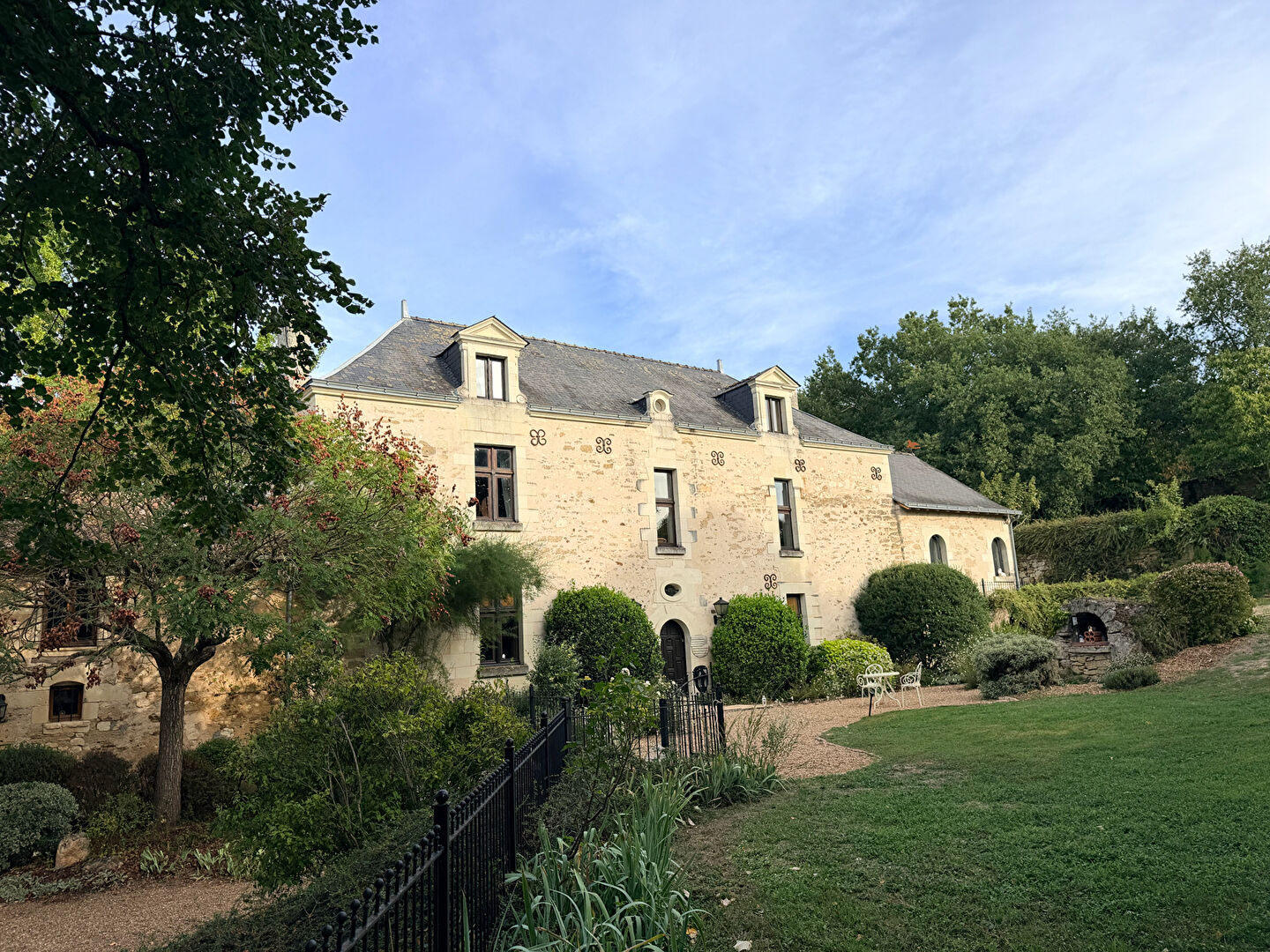 Maison 10 pièces 450 m² · à Saumur · 450 m² · 1 097 500 €