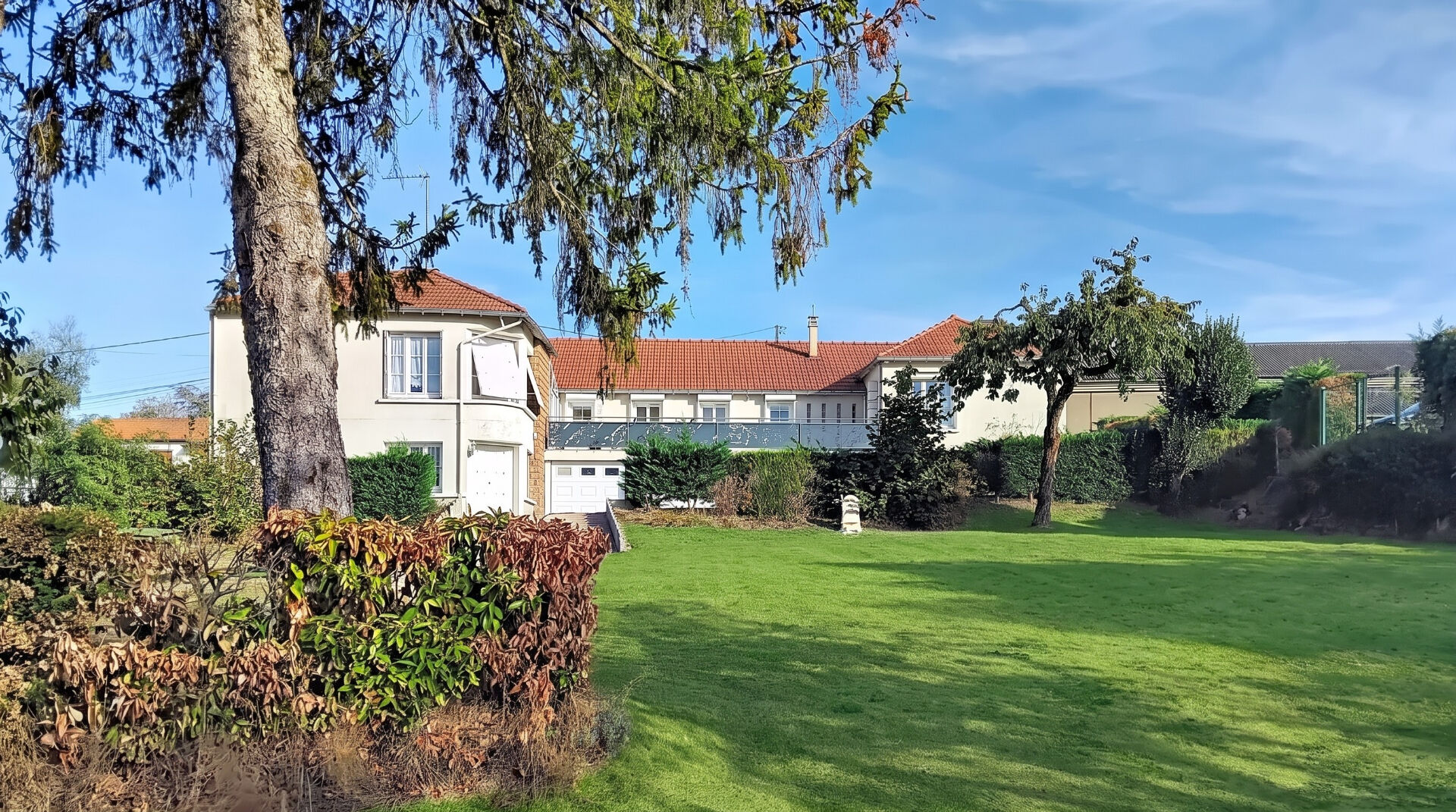 Maison CHEMILLE EN ANJOU (49120) 7 pi&egrave;ces 185.00 m&sup2;