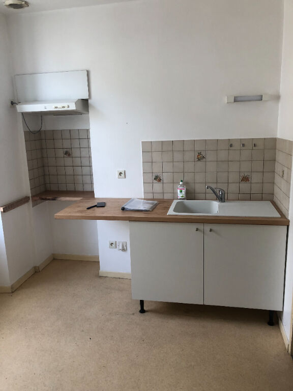 Appartement CHATEAUNEUF SUR SARTHE (49330) 4 pi&egrave;ces 71.00 m&sup2;