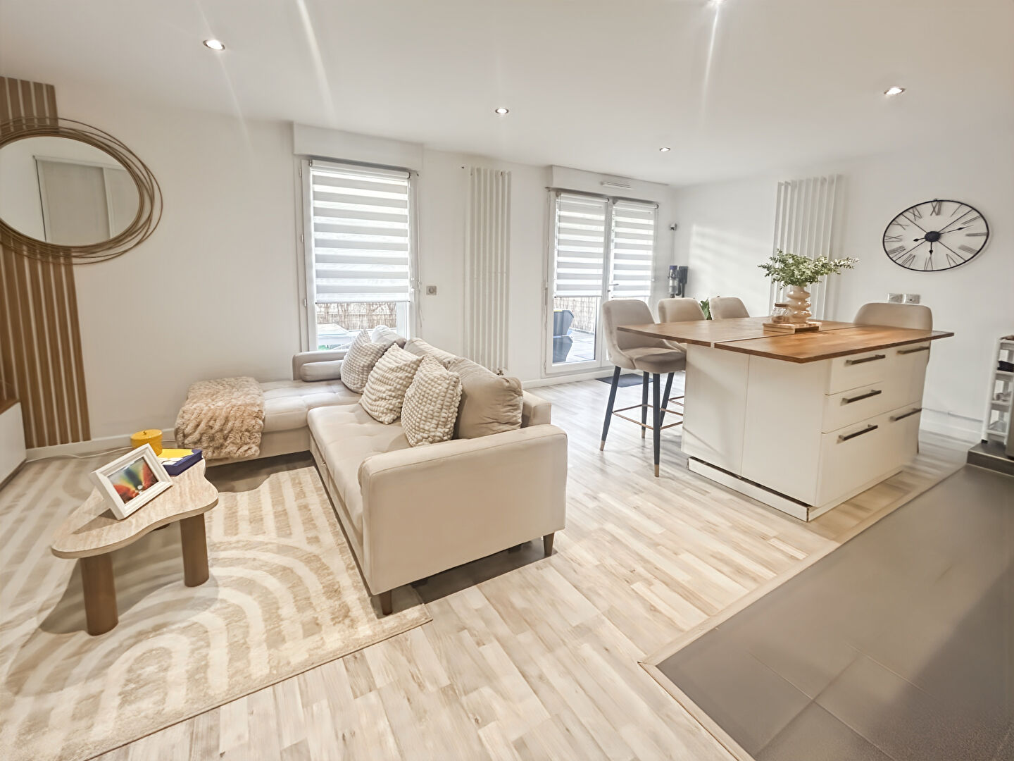 Cergy (95) Exclusif 180 000 € Appartement 2 pièces , 1 chambre 47.50 m² Avec balconterrasse