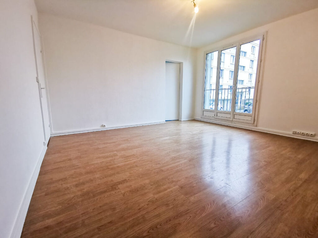 à 14 km de Persan Exclusif 963 € / mois cc Appartement 3 pièces , 2 chambres 58.40 m² Voir le bien