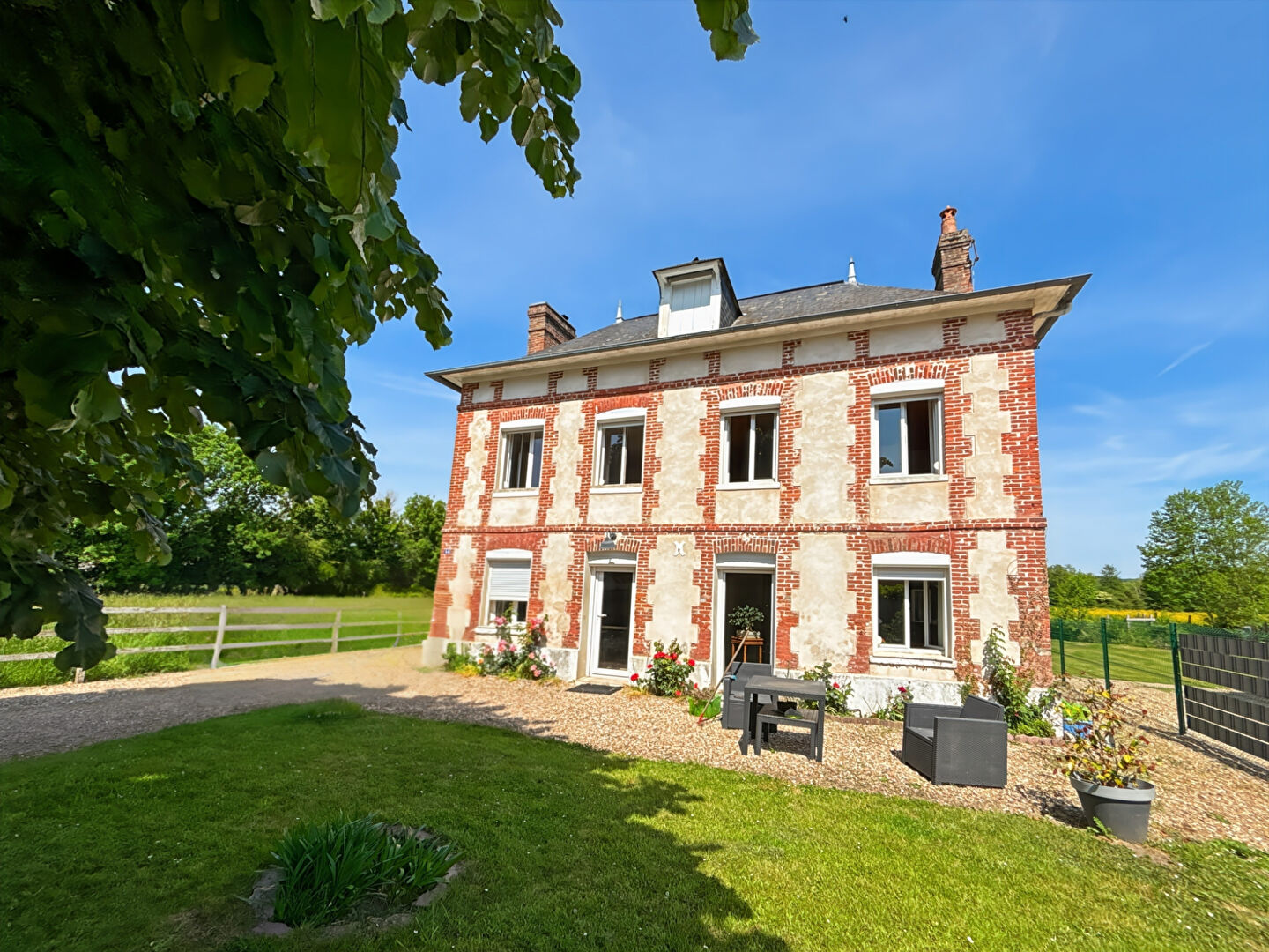 Maison CHARLEVAL (27380) 8 pièces 180.00 m²