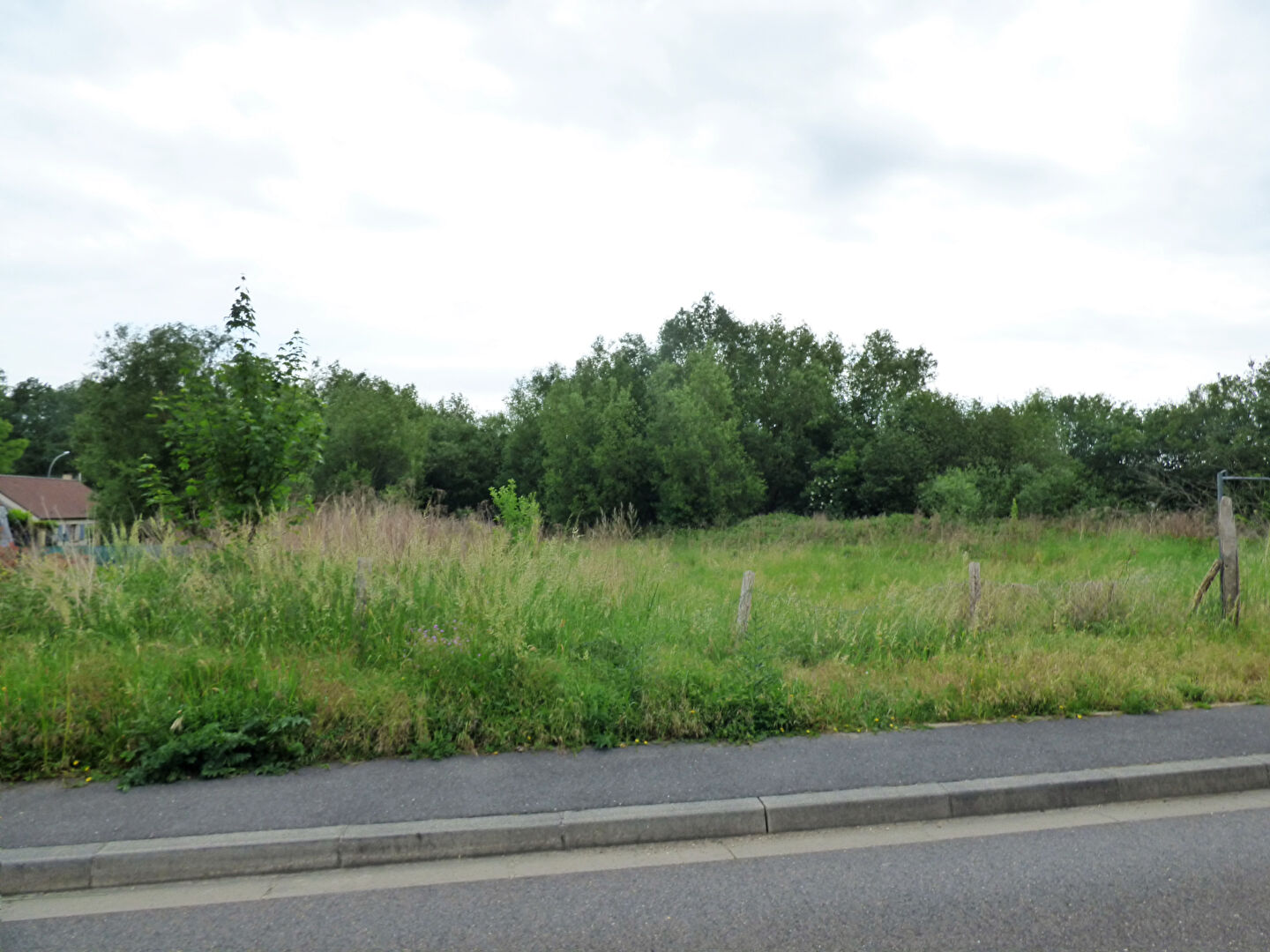 Terrain CHARS (95750) 2330.00 m²