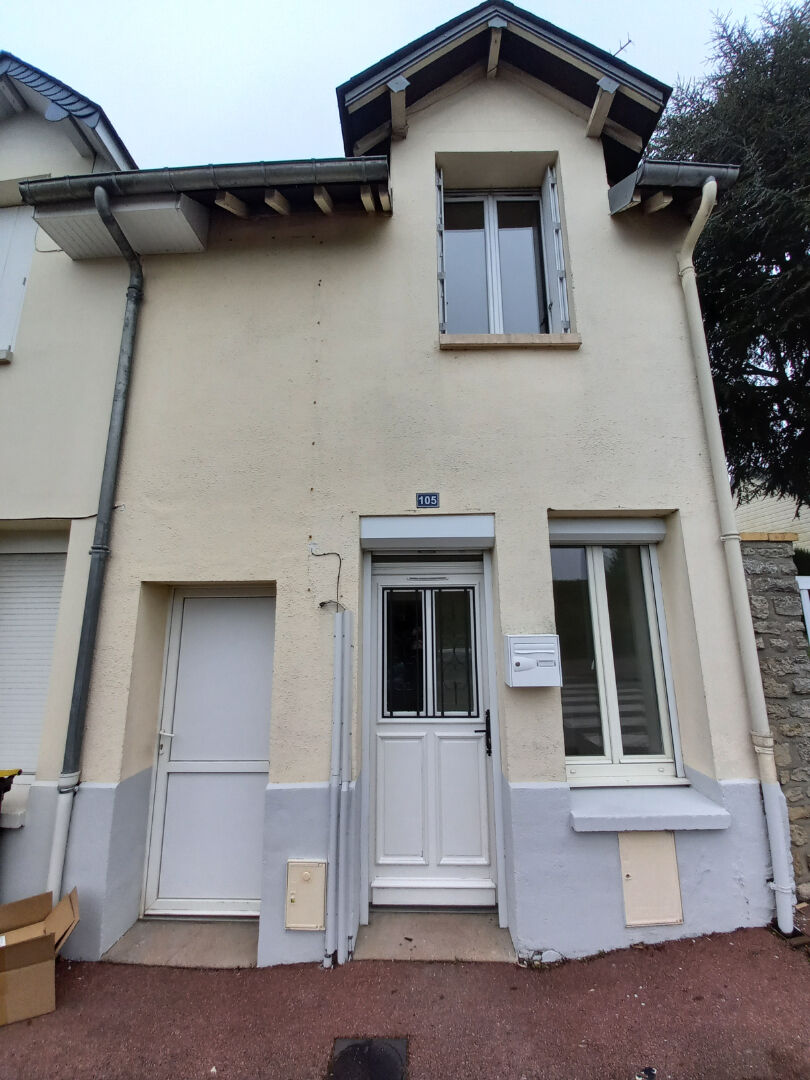 Maison ETREPAGNY (27150) 3 pièces 54.00 m²