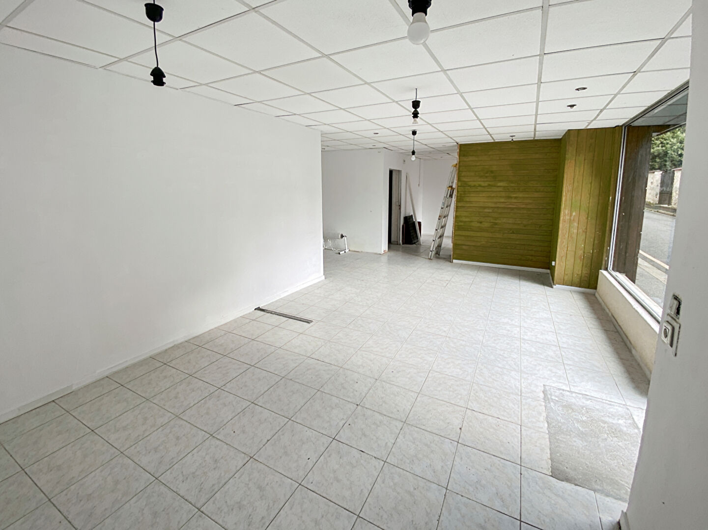 Local commercial VAUREAL (95490) 62.00 m²
