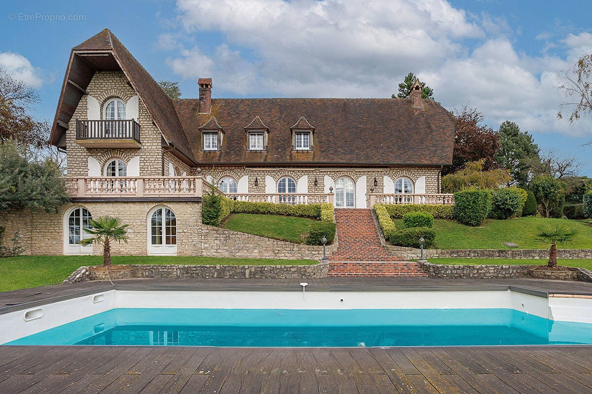 Maison BEAUVAIS (60000) 5 pièces 214.37 m²