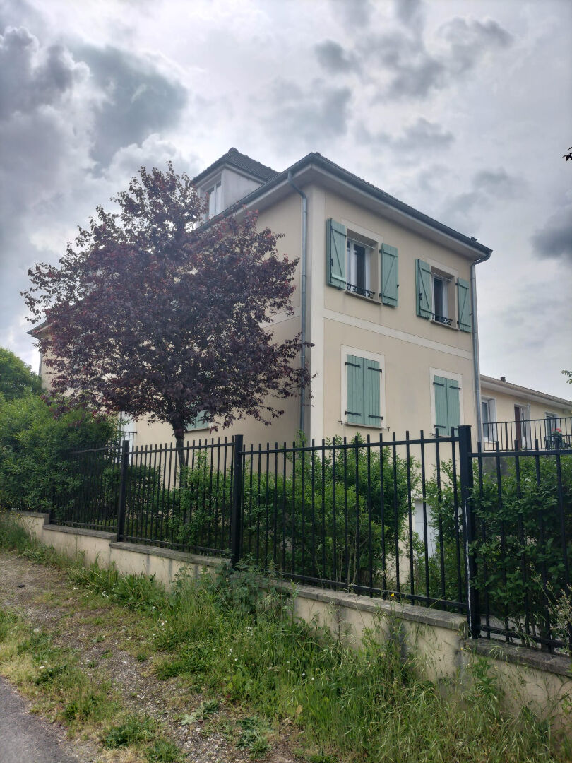 Immeuble SAINT OUEN L AUMONE (95310) 170.00 m²