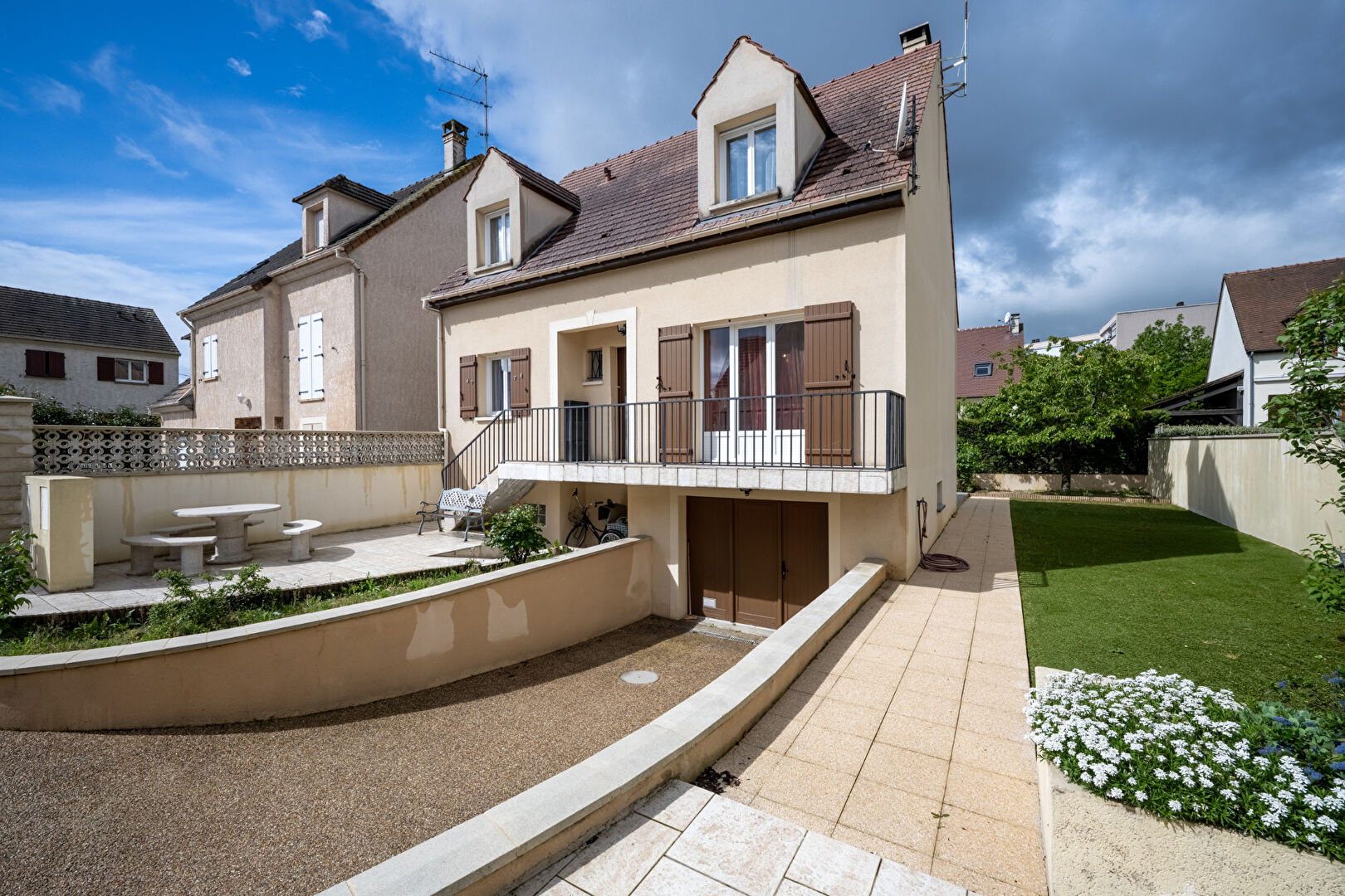 Maison LES MUREAUX (78130) 7 pièces 184.00 m²