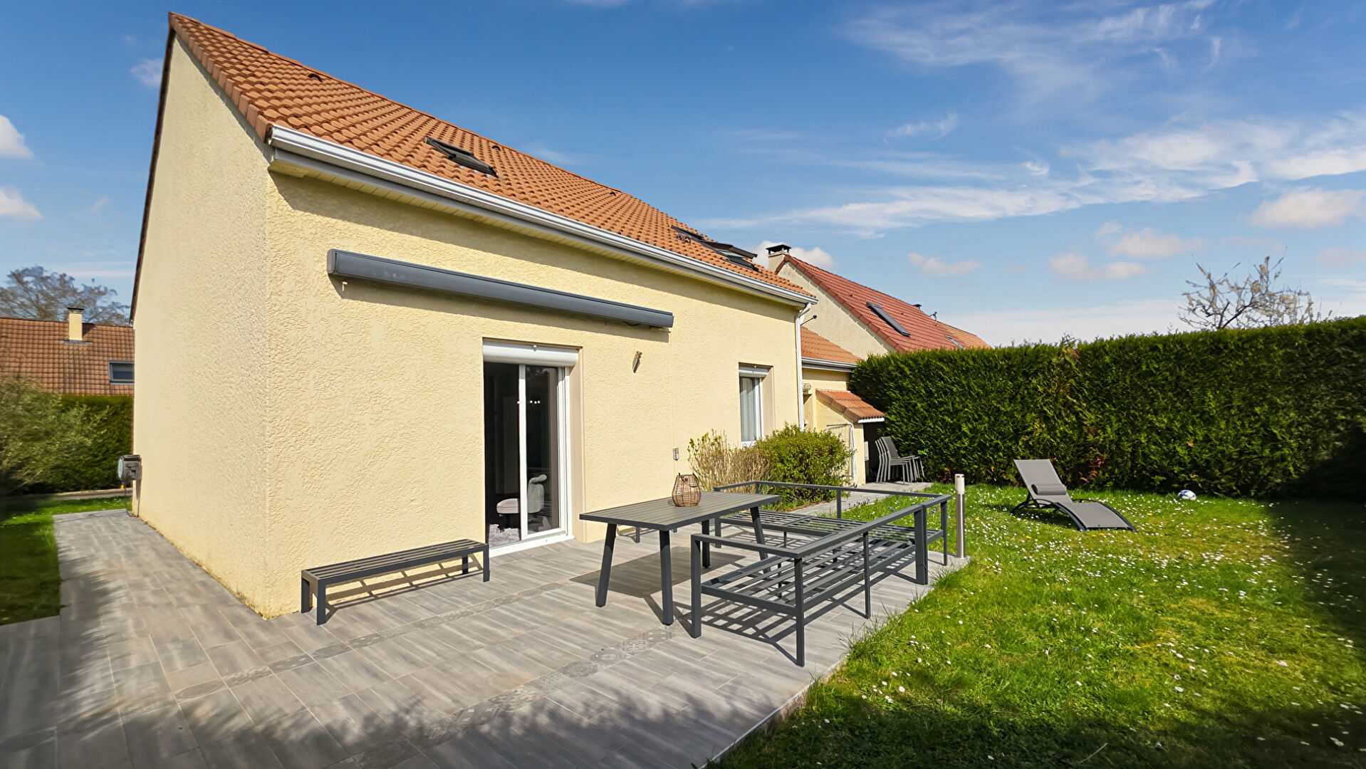 Vauréal (95) Exclusif 399 900 € Maison 5 pièces , 3 chambres 110.00 m² Avec jardin Voir le bien