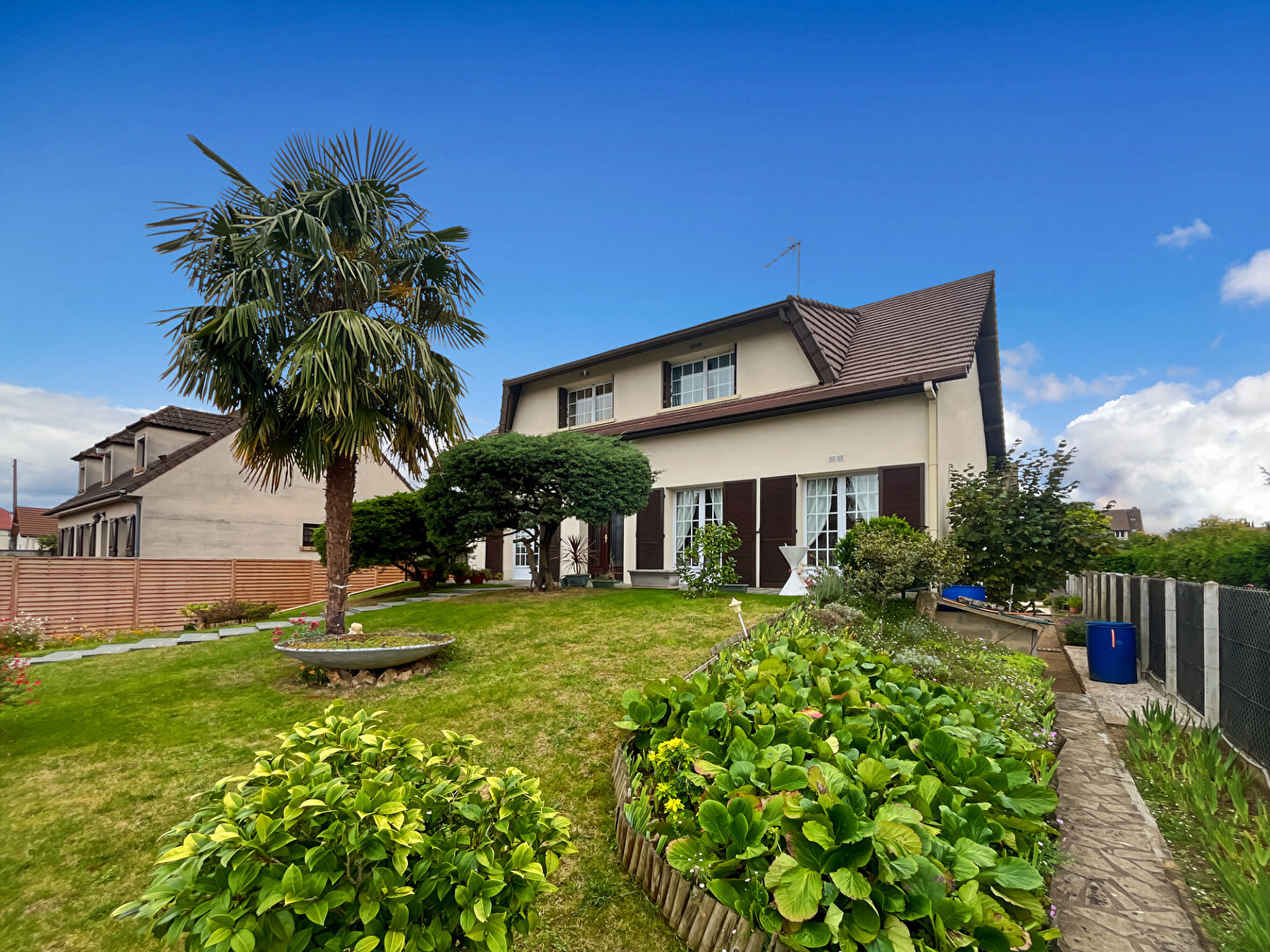 Maison LES MUREAUX (78130) 5 pièces 181.00 m²