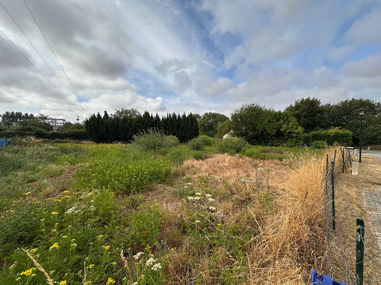 Terrain ETREPAGNY (27150) 810.00 m&sup2;